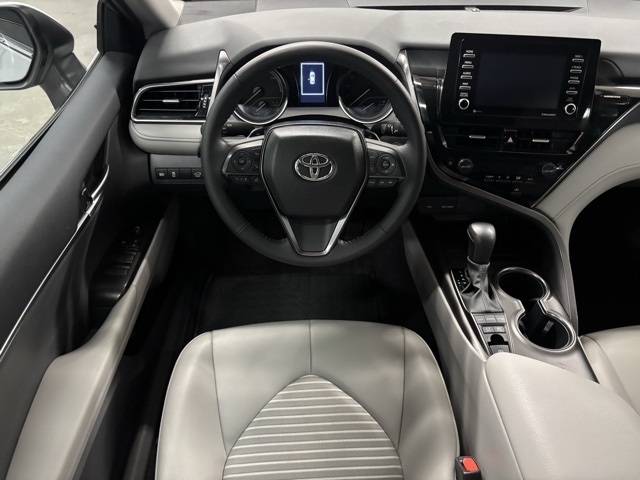 2024 Toyota Camry Hybrid SE photo 11