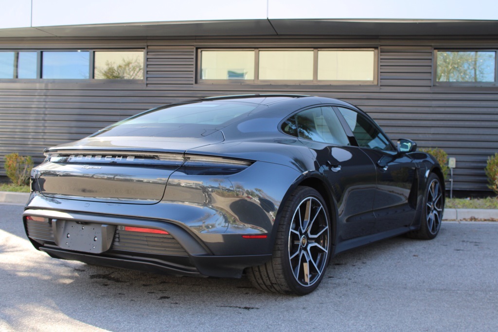 2023 Porsche Taycan S photo 7