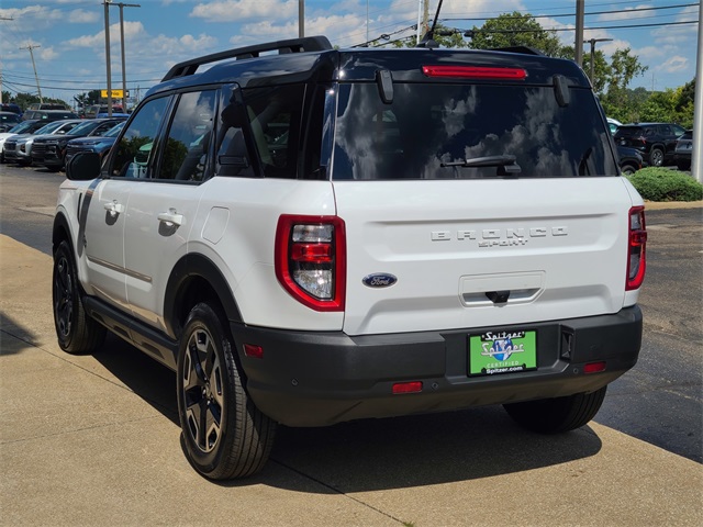 2023 Ford Bronco Sport Outer Banks photo 3