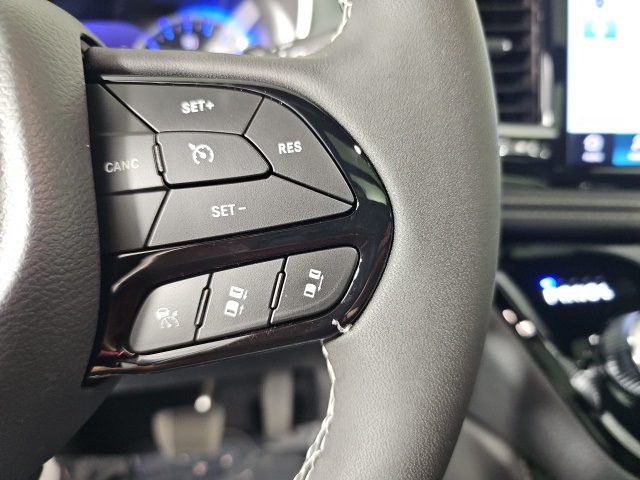 2026 Chrysler Pacifica Limited photo 16