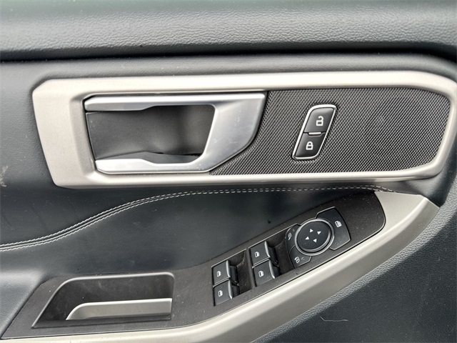 2023 Ford Explorer XLT photo 4
