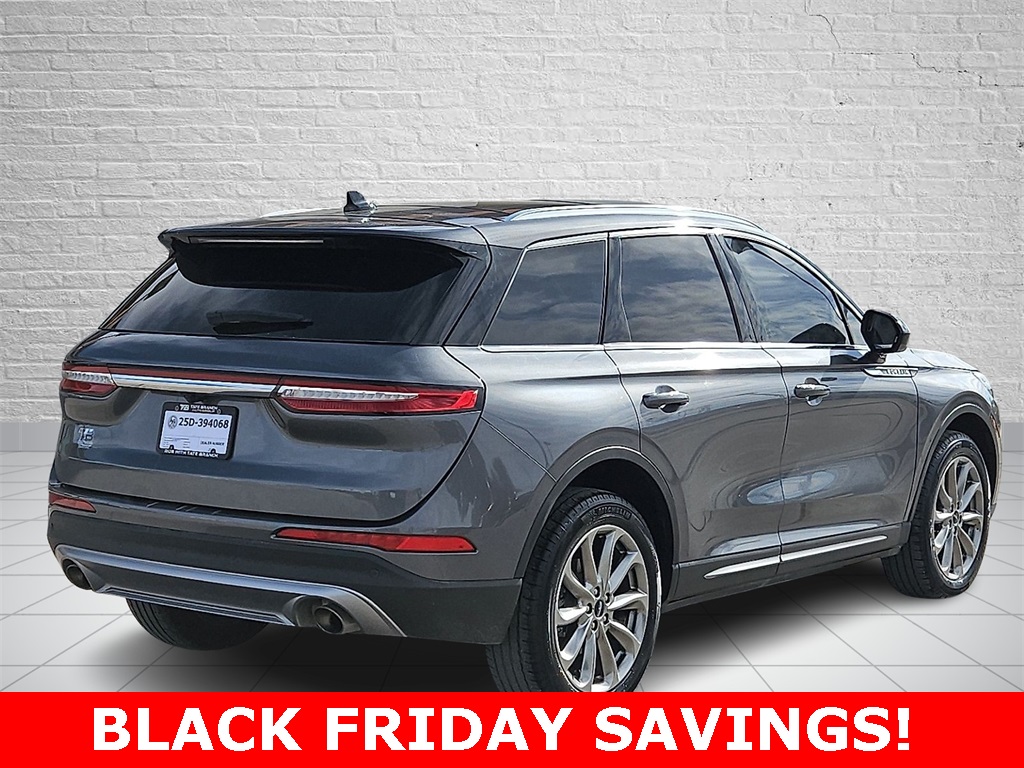 2022 Lincoln Corsair Standard photo 2