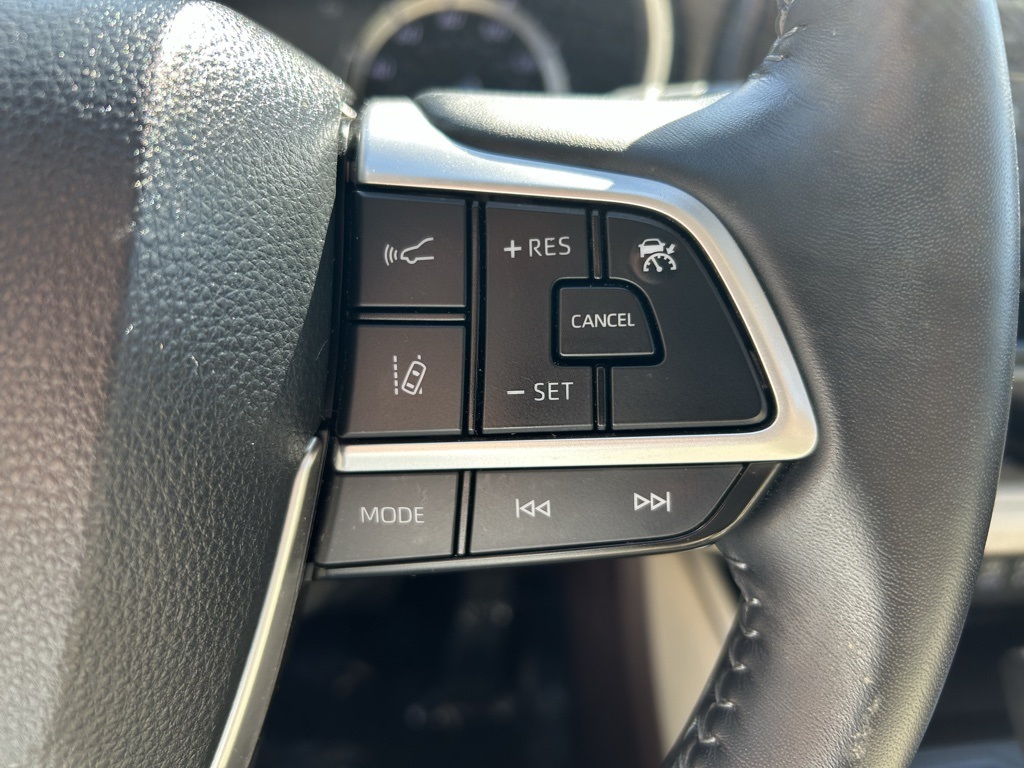 2022 Toyota Highlander Hybrid XLE photo 14
