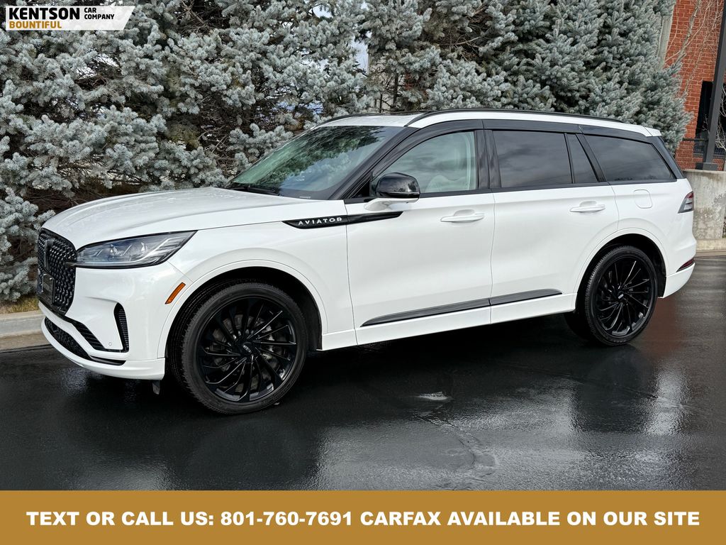 2025 Lincoln Aviator Reserve's photo