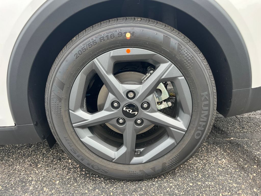 2025 Kia K4 LXS photo 10