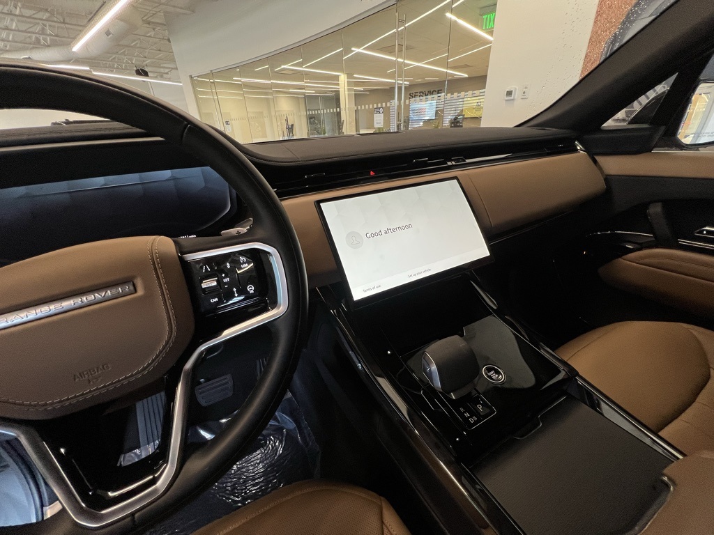 2025 Land Rover Range Rover Sport SE photo 16