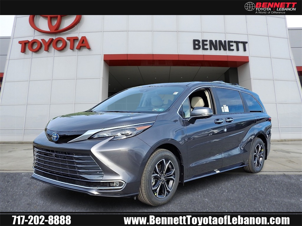 2025 Toyota Sienna Platinum's photo