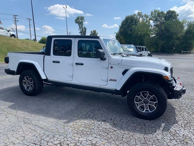 2024 Jeep Gladiator Mojave photo 2