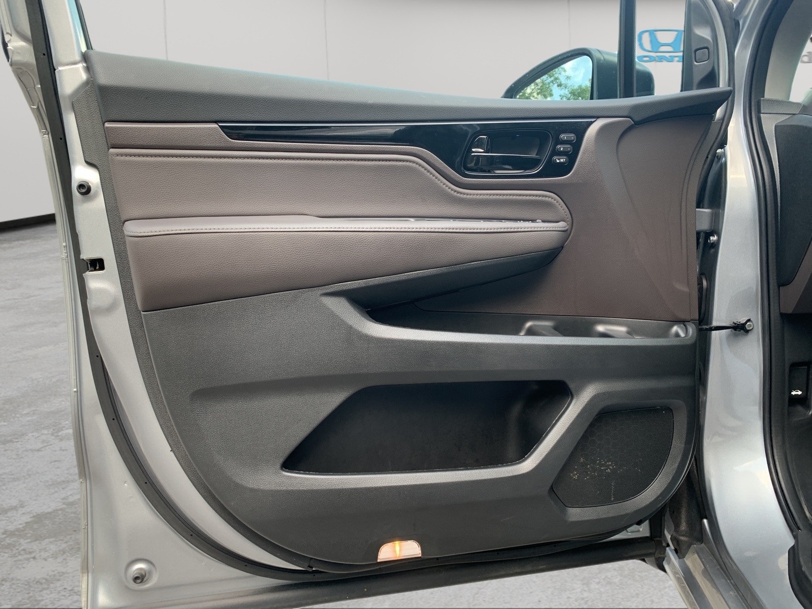 2023 Honda Odyssey Touring photo 28
