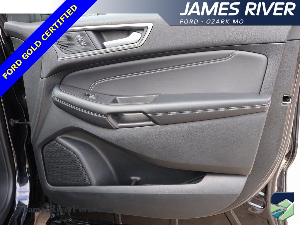 2024 Ford Edge Titanium photo 3