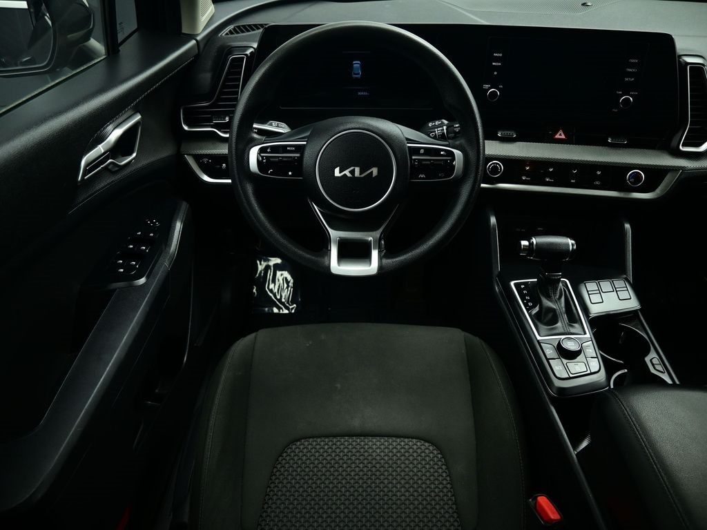 2023 Kia Sportage LX photo 2