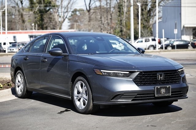 2025 Honda Accord LX photo 16