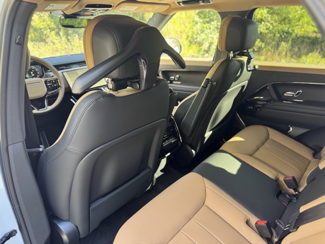 2025 Land Rover Range Rover Sport SE photo 14
