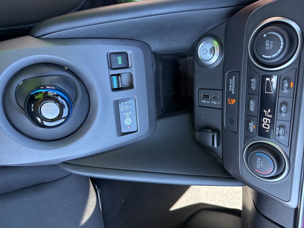 2024 Nissan Leaf S photo 15