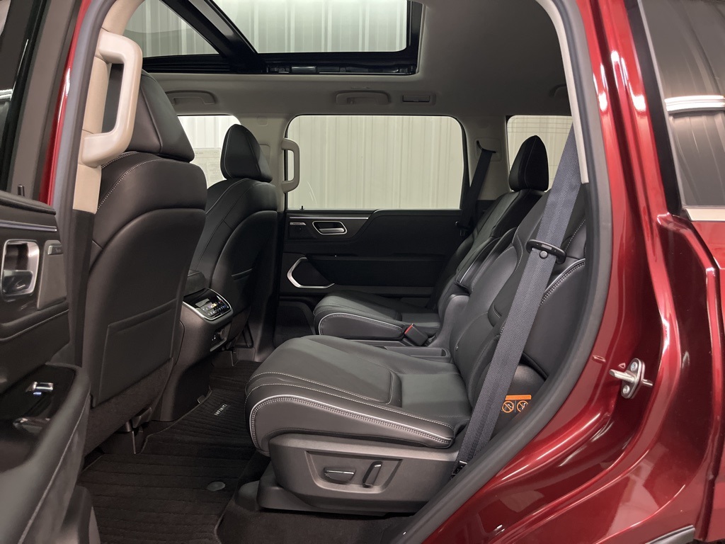2025 Infiniti QX80 Luxe photo 17