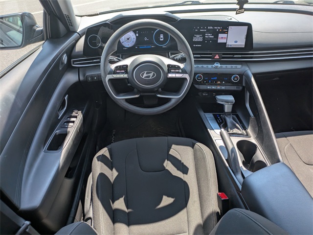 2024 Hyundai Elantra SEL photo 15