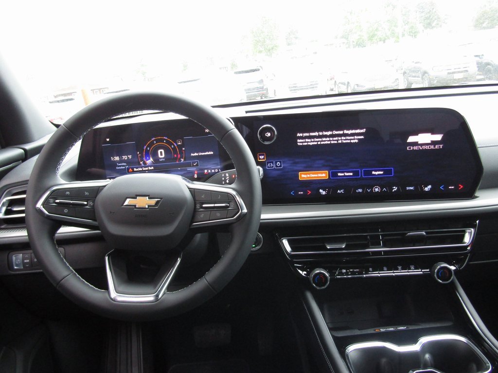 2026 Chevrolet Traverse photo 2