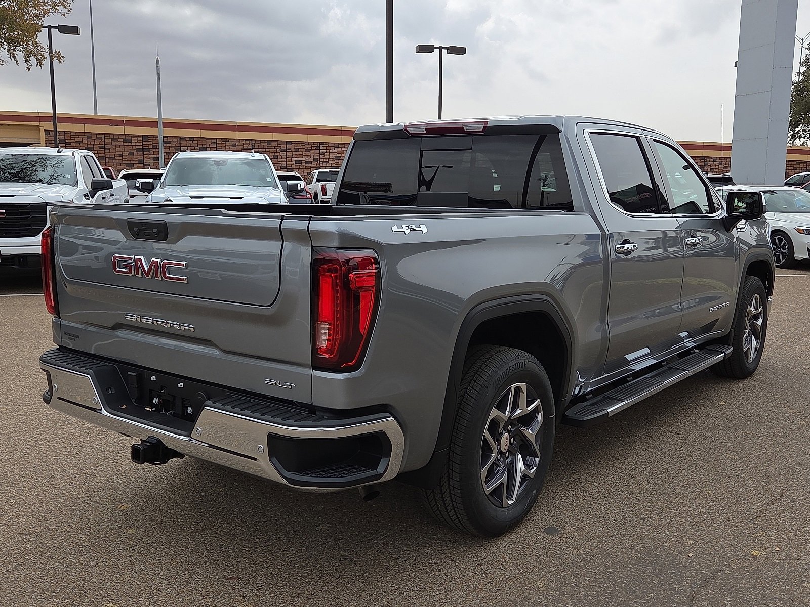 2026 Gmc Sierra 1500 SLT photo 4