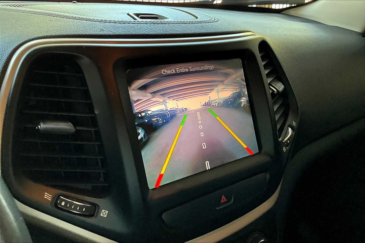 2015 Jeep Cherokee Latitude photo 25