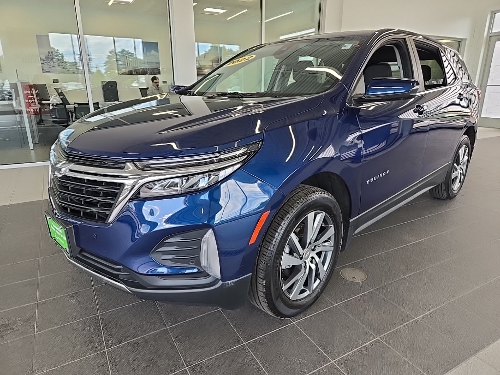 2022 Chevrolet Equinox LT photo 3