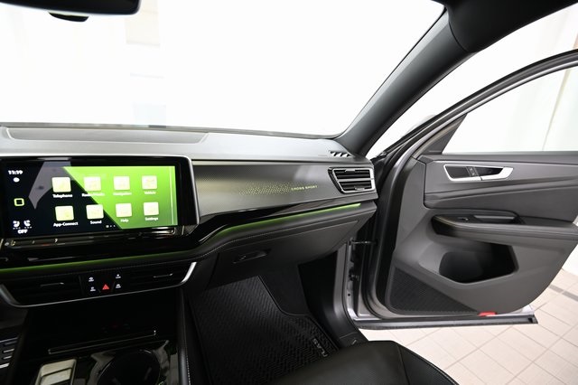 2024 Volkswagen Atlas Cross Sport SEL R-Line photo 23