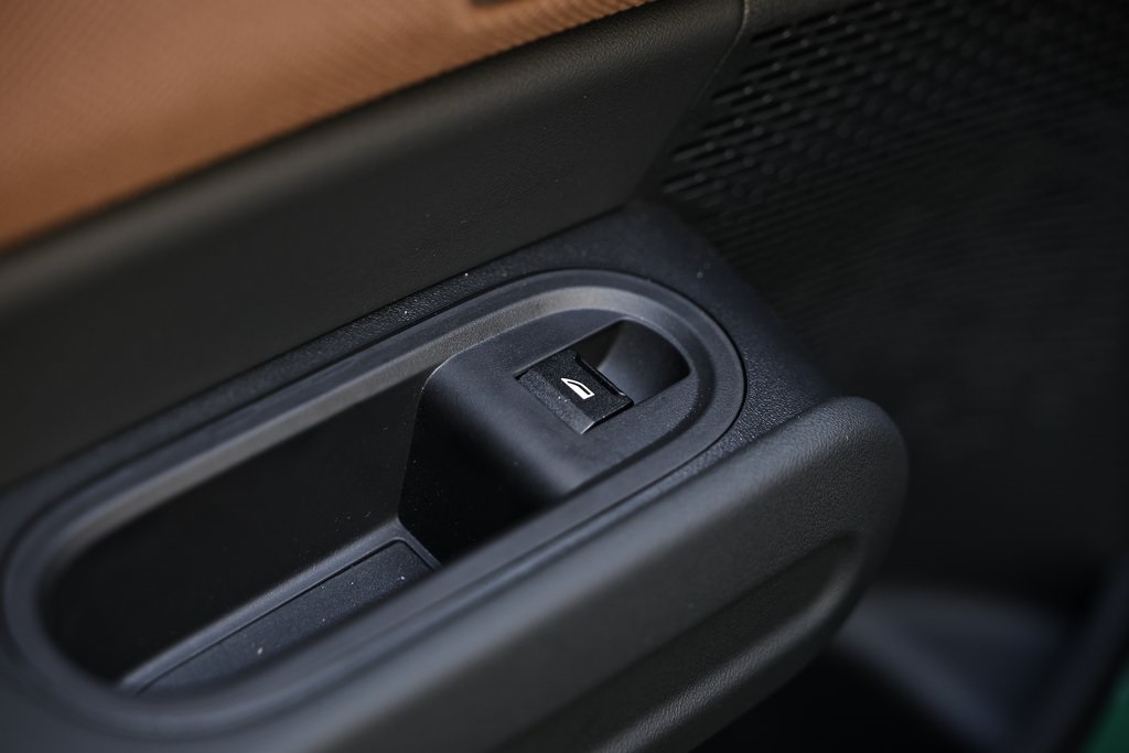 2025 Mini Cooper S ALL4 photo 24