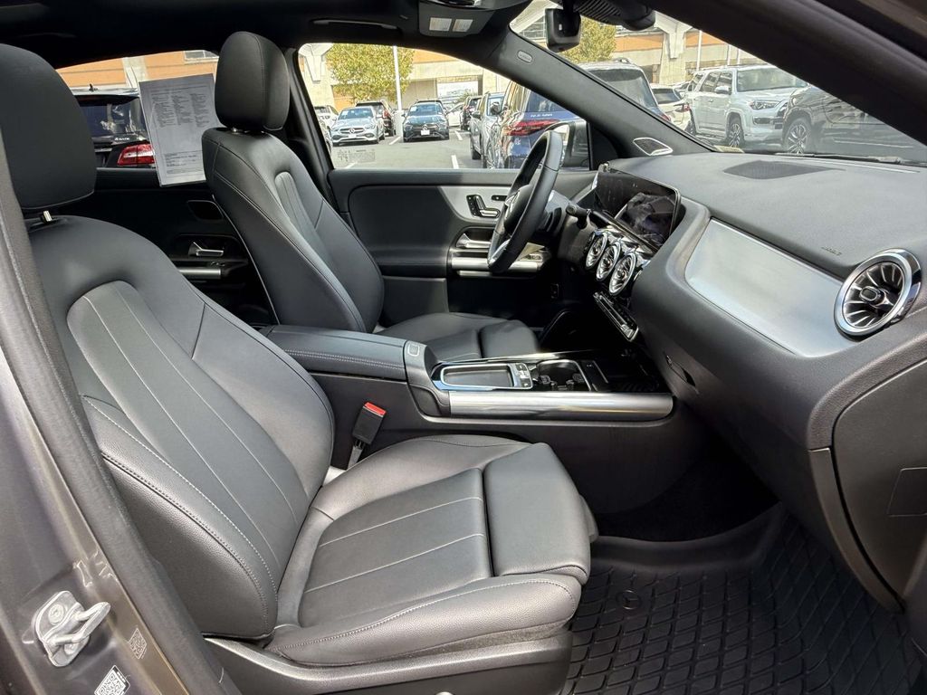 2025 Mercedes Benz GLA 250 4MATIC photo 19