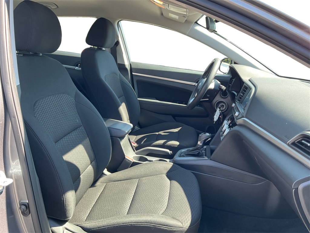 2019 Hyundai Elantra SEL photo 22