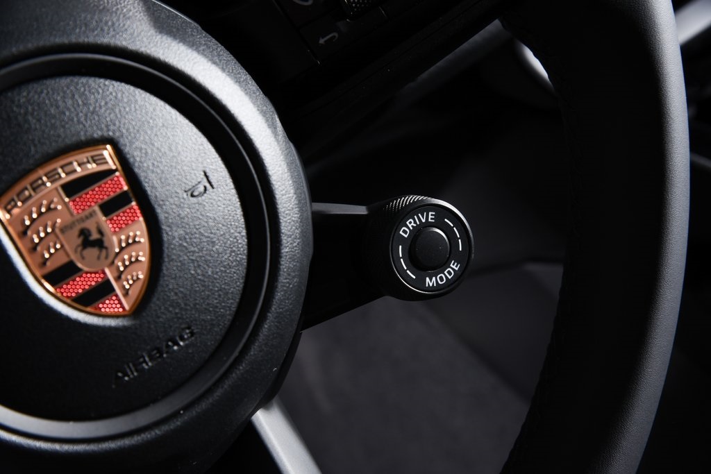 2026 Porsche Cayenne S E-Hybrid photo 18