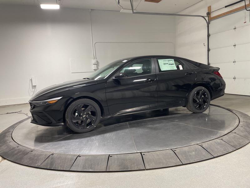 2026 Hyundai Elantra SEL Sport photo 4