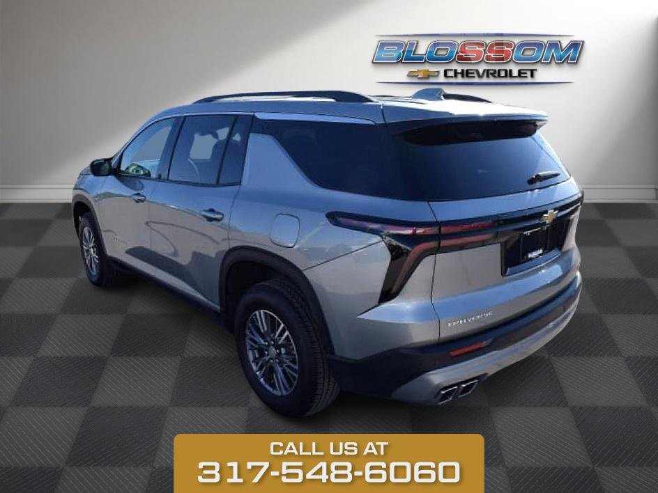 2025 Chevrolet Traverse photo 3