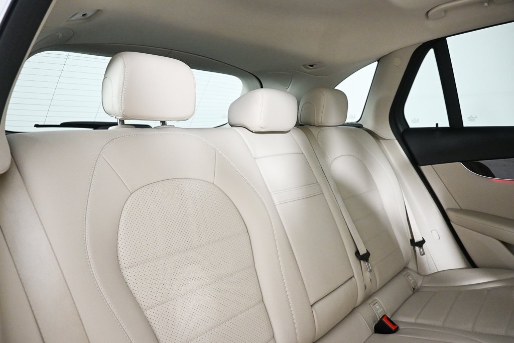 2022 Mercedes Benz GLC 300 photo 18