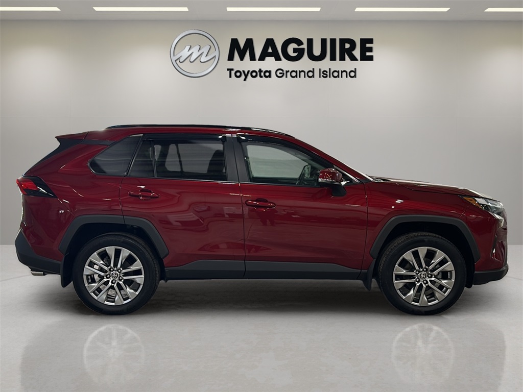 2024 Toyota RAV4 XLE Premium photo 3