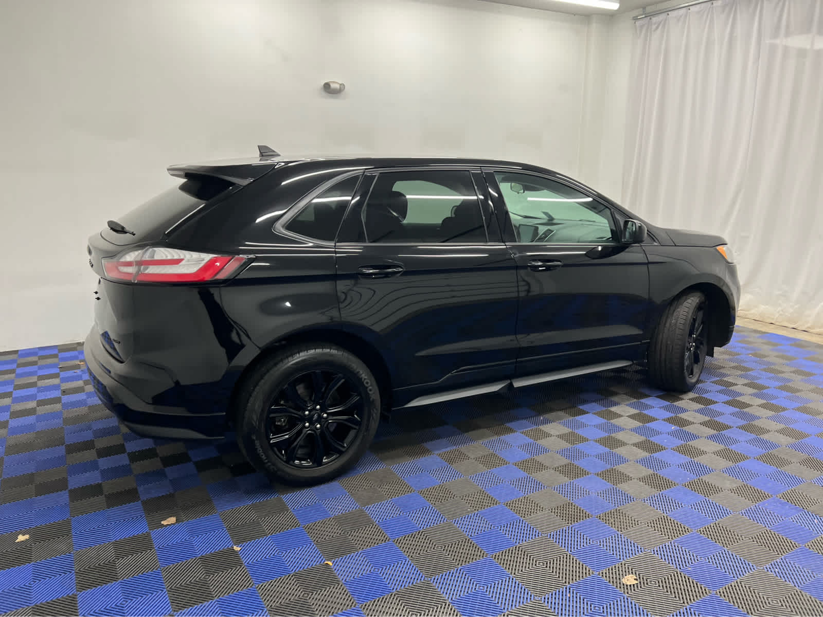 2024 Ford Edge SE photo 3