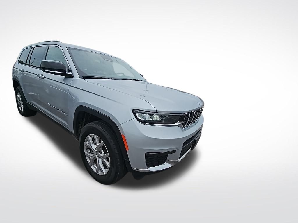 2023 Jeep Grand Cherokee Limited photo 3