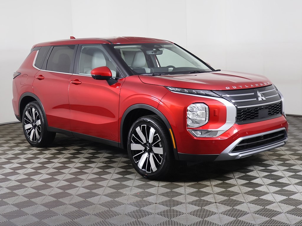 2025 Mitsubishi Outlander SE photo 2