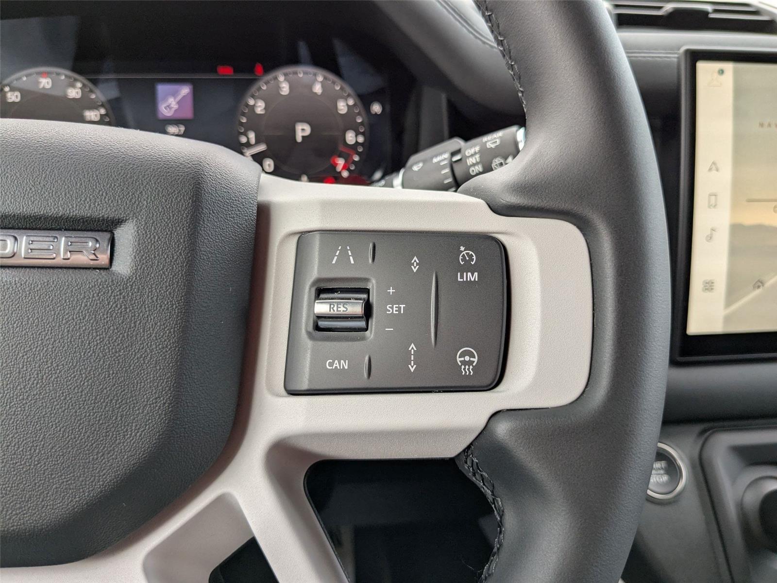 2025 Land Rover Defender 110 X-Dynamic SE photo 17