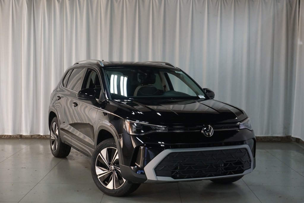 2025 Volkswagen Taos SE photo 2
