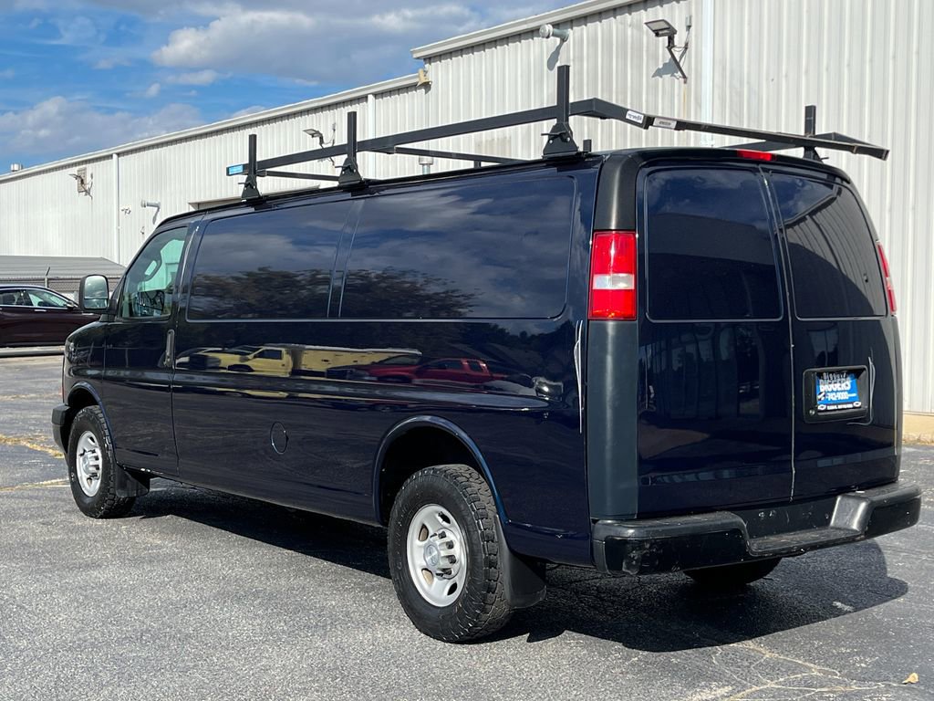 2017 Chevrolet Express Cargo photo 3