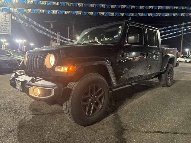 2024 Jeep Gladiator Sport S's photo