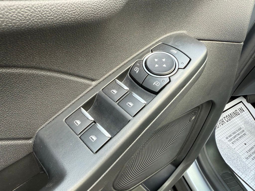 2022 Ford Escape SE photo 12