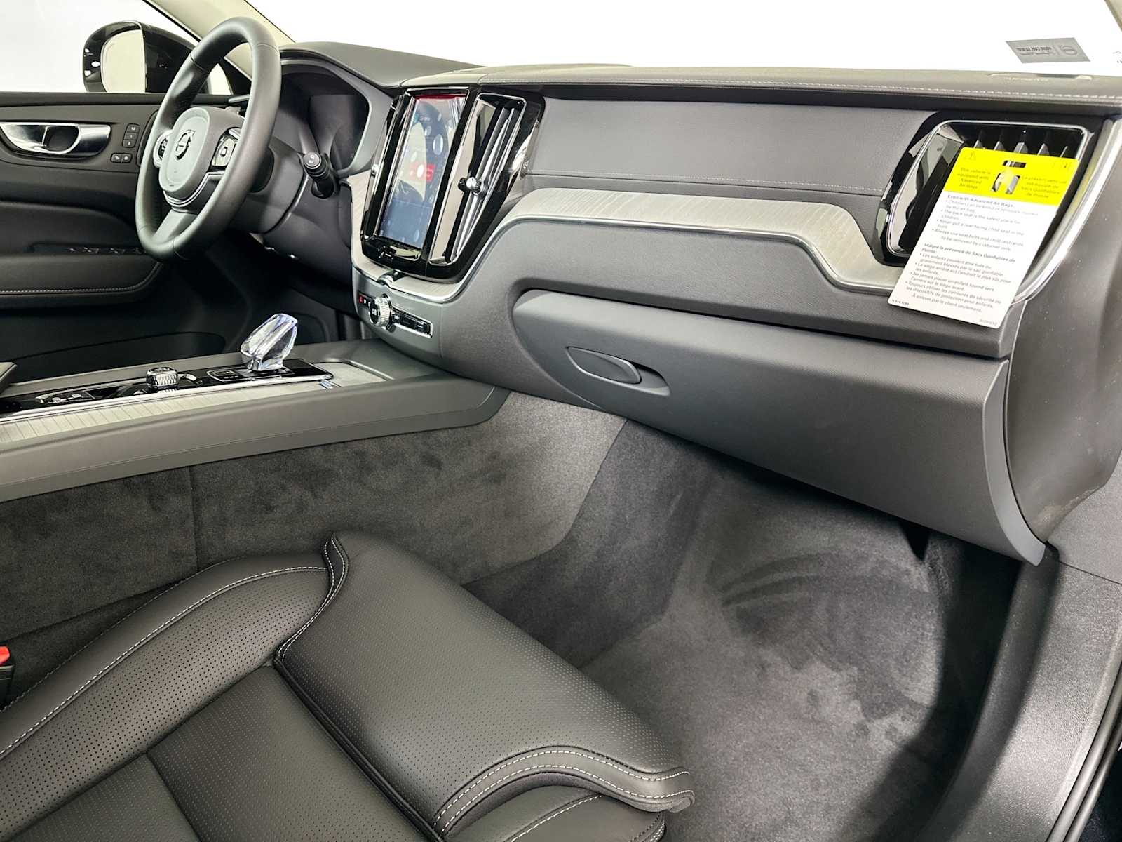 2025 Volvo XC60 photo 23