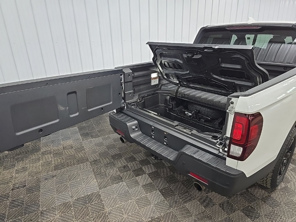 2021 Honda Ridgeline Black Edition photo 11