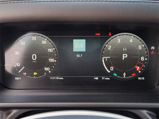 2025 Land Rover Defender 110 X-Dynamic SE photo 10