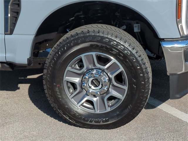2025 Ford F-350 Lariat photo 11