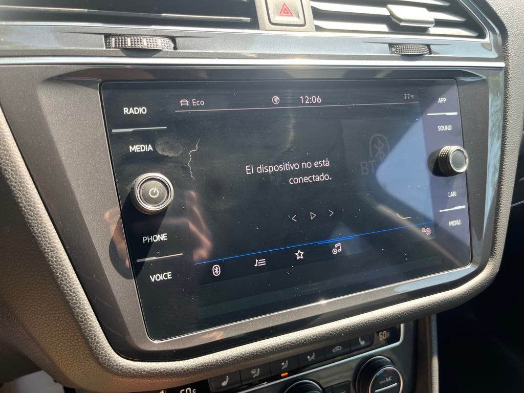 2021 Volkswagen Tiguan SE photo 11