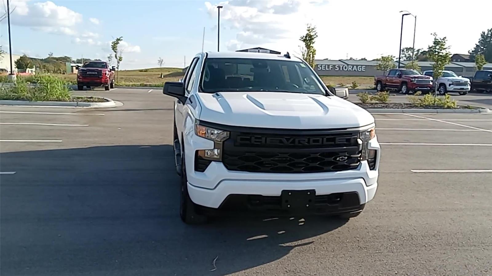 2026 Chevrolet Silverado Custom photo 2