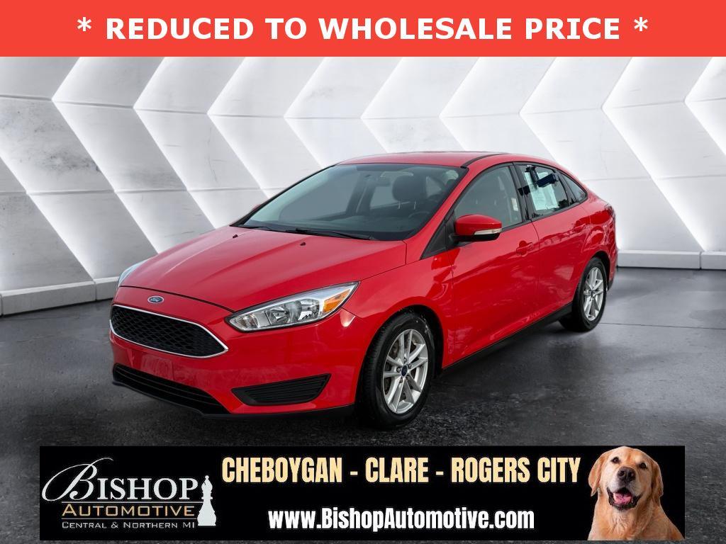 2017 Ford Focus SE's photo