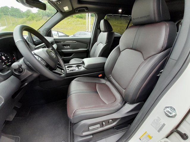 2025 Honda Pilot Black Edition photo 43