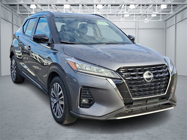 2024 Nissan Kicks SR photo 3